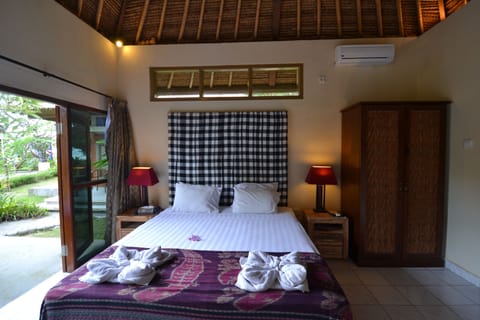 Bungalow, Pool View | Egyptian cotton sheets, premium bedding, minibar, in-room safe