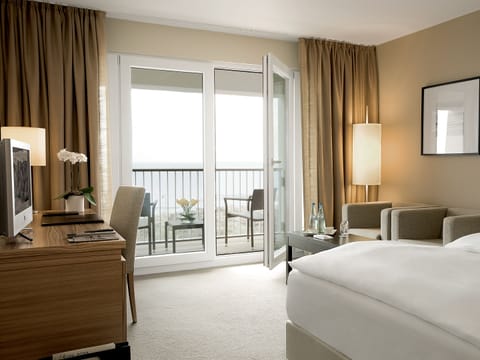 Premium bedding, free minibar, in-room safe, individually decorated