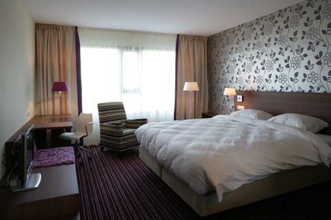 Deluxe Double Room | In-room safe, desk, soundproofing, cribs/infant beds