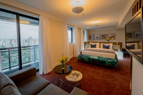 Executive Suite, 1 King Bed | Egyptian cotton sheets, premium bedding, minibar, in-room safe