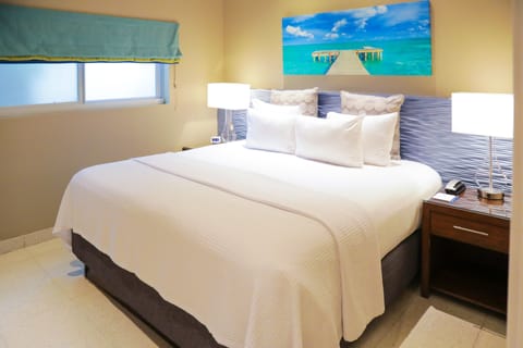 Premium Suite | Egyptian cotton sheets, premium bedding, pillowtop beds, in-room safe