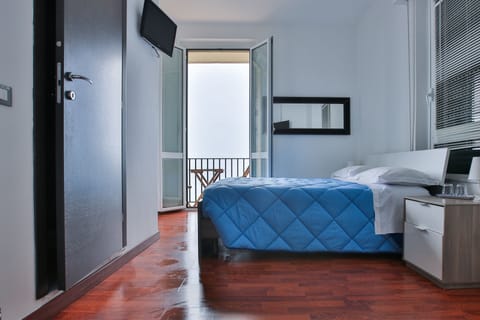 Deluxe Double Room, Sea View (Sol) | Pillowtop beds, free WiFi, bed sheets