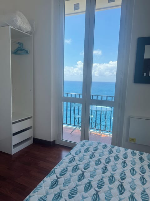 Deluxe Double Room, Sea View (Sol) | Pillowtop beds, free WiFi, bed sheets