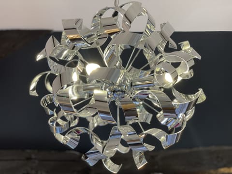 The property is furnished in a modern style