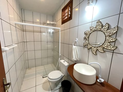 Standard Double or Twin Room | Bathroom