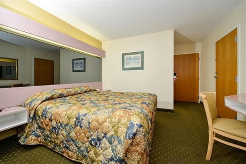 Double and a Twin Bed Room | Blackout drapes, free WiFi, bed sheets, alarm clocks