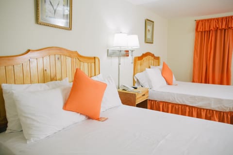 Double Room | In-room safe, desk, free WiFi, bed sheets