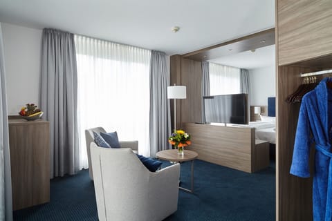 Premium bedding, minibar, in-room safe, desk