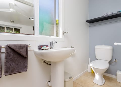 Basic Studio, Garden View | Bathroom | Eco-friendly toiletries, hair dryer, towels, soap