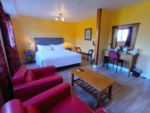 Deluxe Double Room | Free WiFi, bed sheets