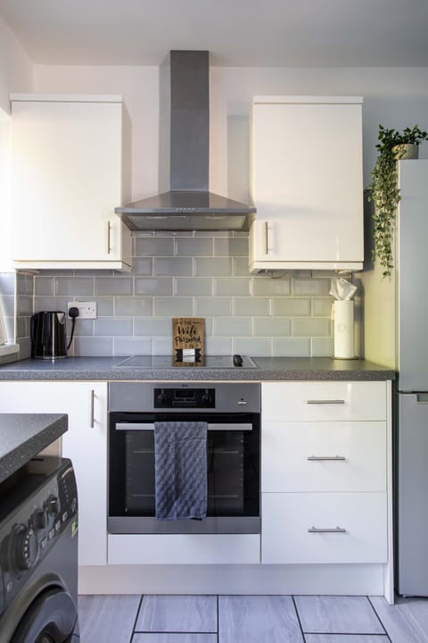 House, Private Bathroom | Shared kitchen