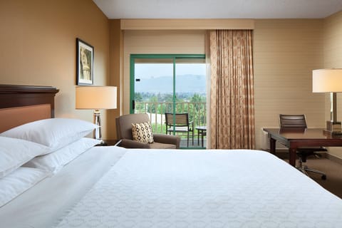 Premium bedding, pillowtop beds, in-room safe, blackout drapes