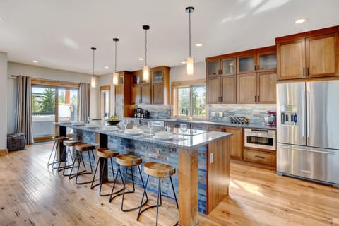 Oversized Kitchen with State of the Art Appliances
