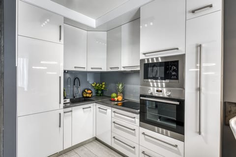 Apartment | Private kitchen | Fridge, microwave, oven, stovetop