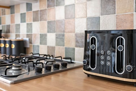 House, Private Bathroom | Shared kitchen