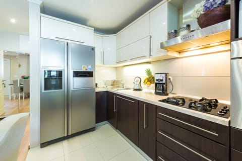 House | Private kitchen | Fridge, microwave, oven, stovetop