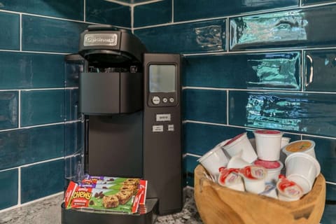 K-cup Coffee Maker With A Starter Pack Of Coffee Pods. Coffee Maker Also Avail.