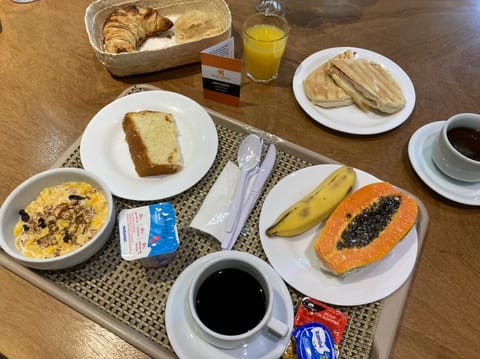 Daily buffet breakfast (BRL 30.80 per person)