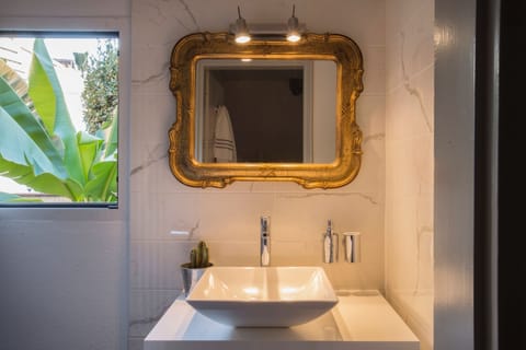 Design Double Room, Balcony | Bathroom shower