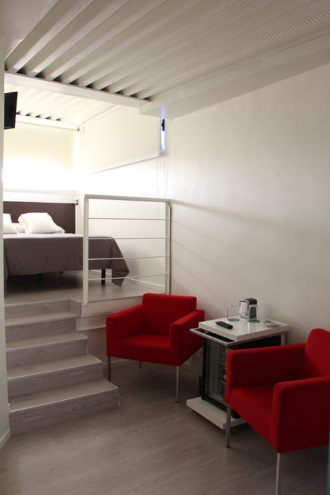 Double Room | Minibar, iron/ironing board, free WiFi, bed sheets