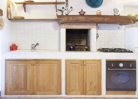 Livingroom, kitchen area-Il Nido-Elba Island