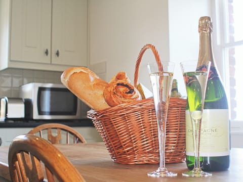 Typical welcome basket | Werescote View, Wellington