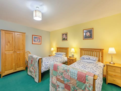 Twin bedroom | Nelly’s Cottage - Low Cornriggs Farm, Cowshill, near Alston