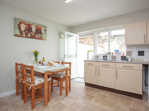Kitchen/diner | Jubilee Cottage, Dawlish