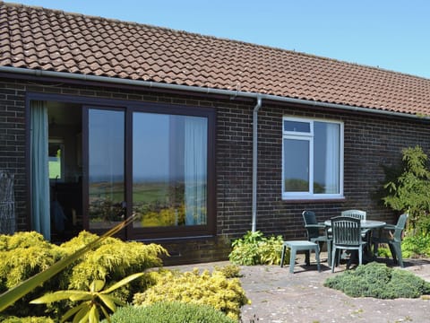 Sitting-out-area | Eider Cottage, Embleton