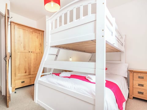 Bunk bedroom | Shire Cottage - Stables Retreats, Pateley Bridge, near Harrogate