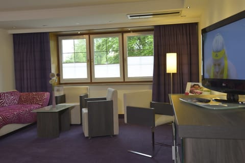 Superior Double Room | Down comforters, minibar, in-room safe, individually furnished