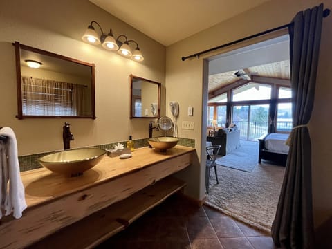 Luxury Studio Suite, Fireplace, Mountain View | Bathroom | Eco-friendly toiletries, hair dryer, towels, soap