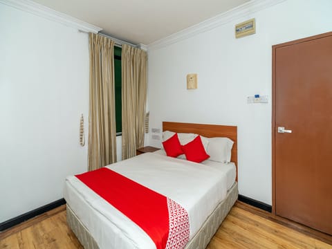 Deluxe Double Room | Desk, free WiFi, bed sheets