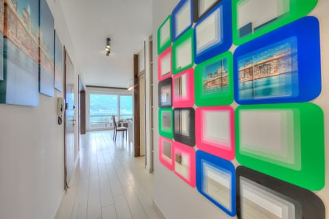 Common area (corridors, hall)