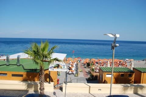 Private beach nearby, sun loungers, beach umbrellas