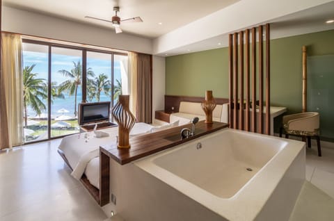 Premium Room, Ocean View | Living area