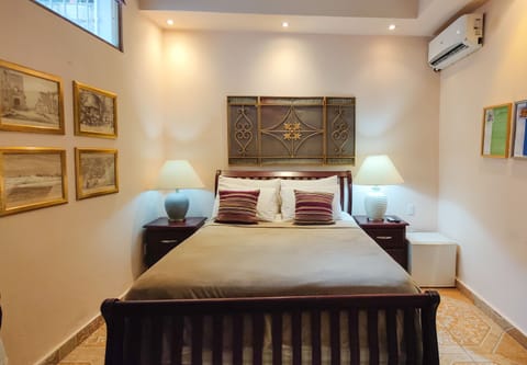 Standard Double Room, Non Smoking, Private Bathroom | Premium bedding, down comforters, pillowtop beds, in-room safe