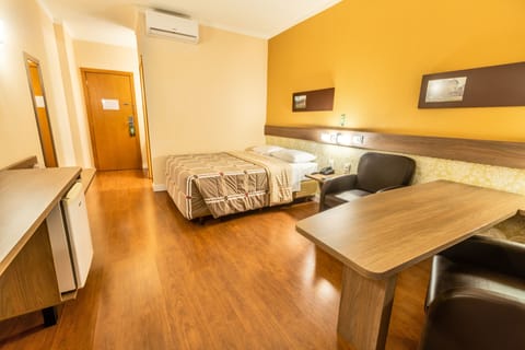 Standard Room, 1 Double Bed | Minibar, in-room safe, desk, soundproofing