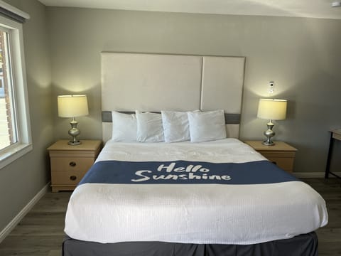 Deluxe Double Room, 1 King Bed | Free WiFi, bed sheets, wheelchair access