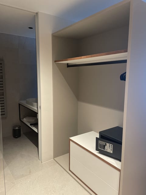 Deluxe Double Room | Down comforters, minibar, in-room safe, desk