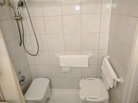 Standard Room, 2 Double Beds, Accessible, Non Smoking | Bathroom shower