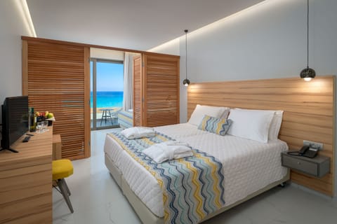 Family Room, Sea View (Superior) | In-room safe, bed sheets