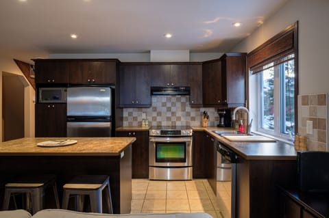 Borealis 186, 4 Bedroom Townhome | Private kitchen | Fridge, microwave, oven, stovetop