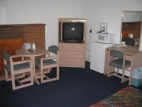 Suite, 2 Bedrooms | Living area | Flat-screen TV