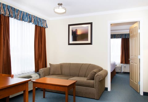 Superior Suite, 1 King Bed | Iron/ironing board, free WiFi, bed sheets, wheelchair access