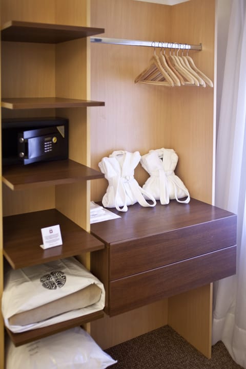 Superior Double or Twin Room | Room amenity