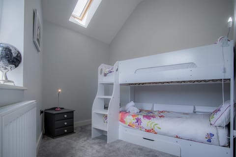 Gower View - 4 Bedroom Holiday Home - Saundersfoot (11070)