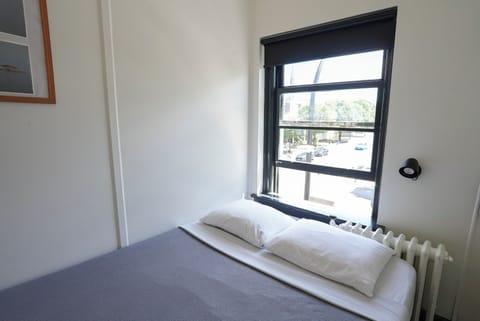 Micro Double Room with Shared Bathroom | Free WiFi, bed sheets