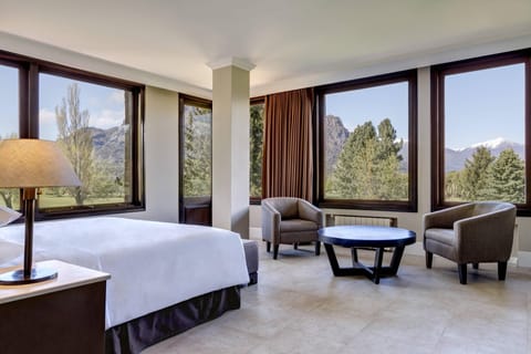 Grand Room, 1 King Bed | Egyptian cotton sheets, premium bedding, down comforters, in-room safe