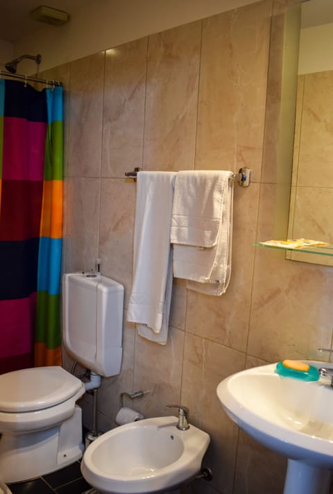 Basic Double Room | Bathroom | Shower, hair dryer, towels